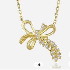 Elegant 18k Gold Plated Cubic Leaf Pendant Necklace